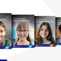 Vier covers met kinderen, elk met de titel 'Kerndoelen' en een onderwijstype: primair, speciaal, voortgezet en voortgezet speciaal onderwijs.