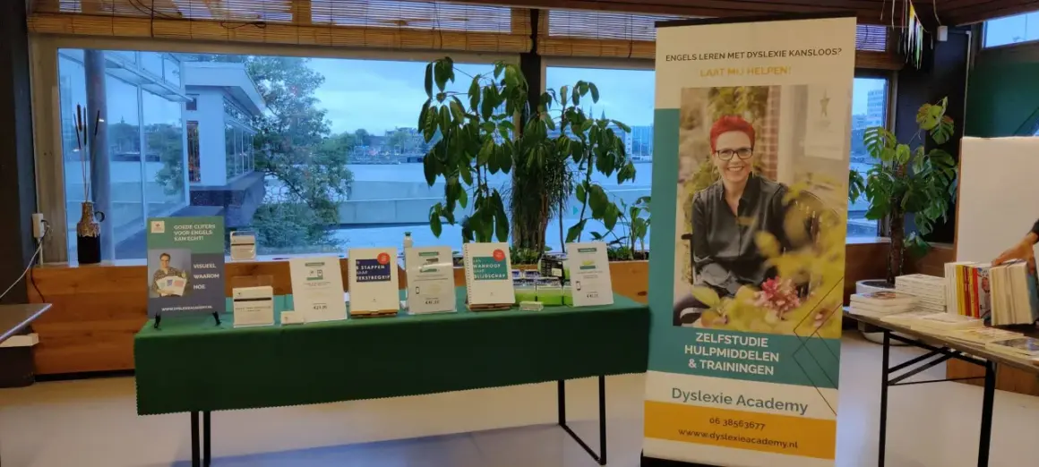 Engels leren met dyslexie? De Dyslexie Academy biedt hulp. Zelfstudie, hulpmiddelen en trainingen voor een vrijstelling engels.